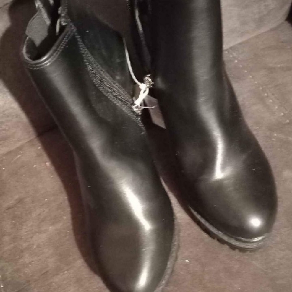 Elegant Black Ankle Boots